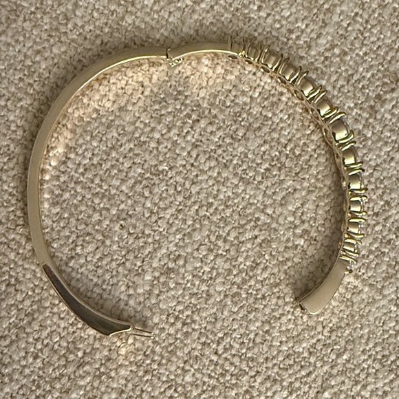 Elegant Gold and Silver Women's Bracelet - Picture 7 of 9